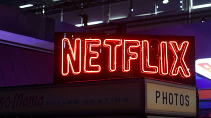 Neon-Netflix-sign